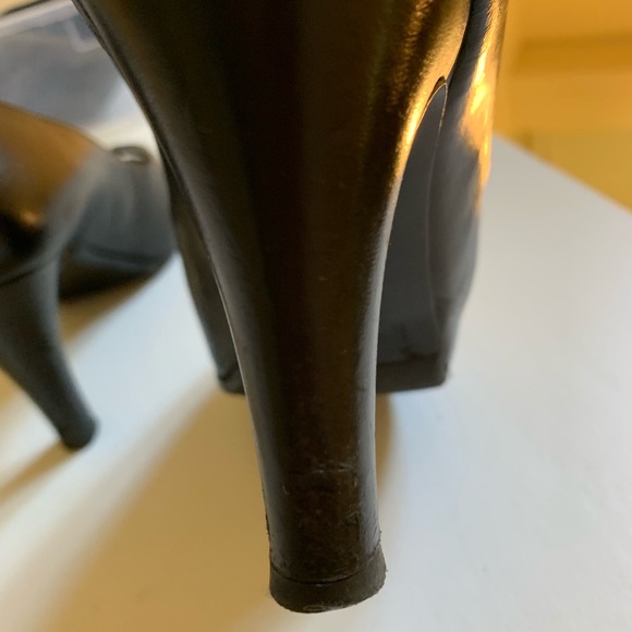 Chanel Black Leather Peeptoe - Picture 4 of 7